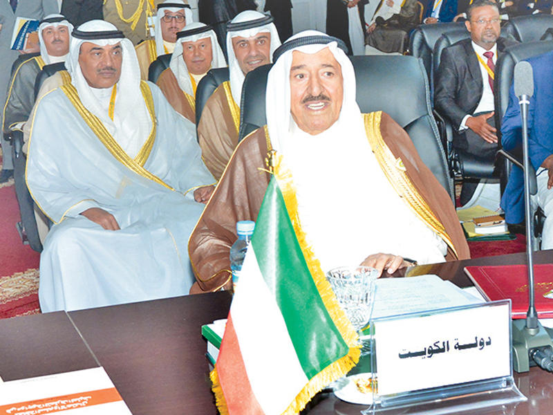 الأمير في قمة نواكشوط أمس