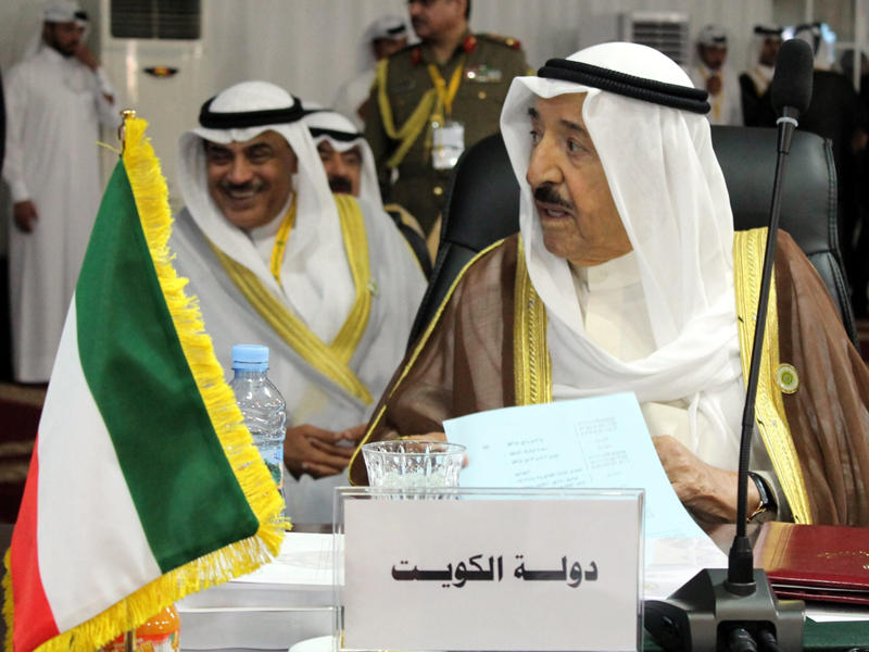 سمو أمير البلاد في الجلسة الافتتاحية للقمة العربية الـ 27