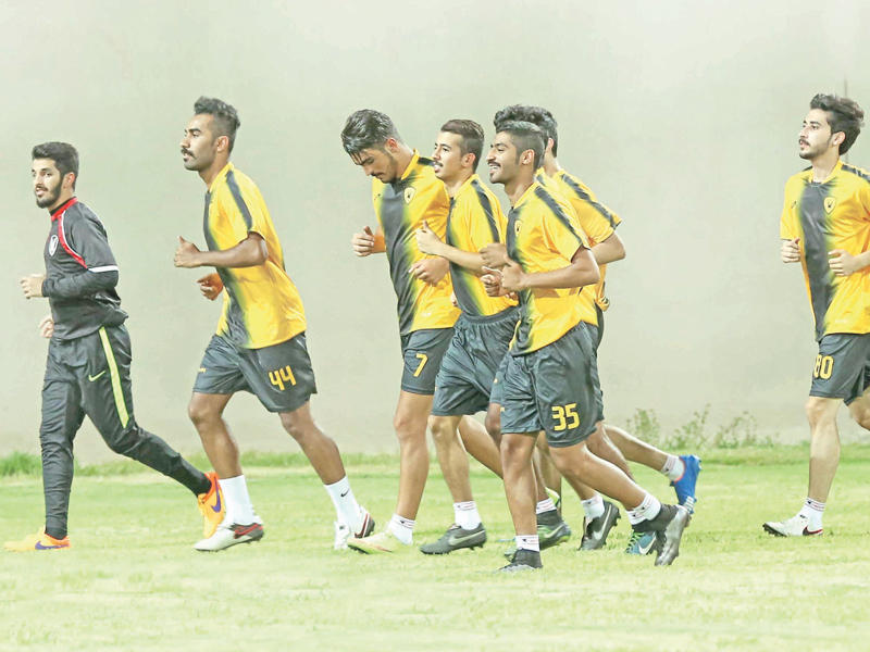 لاعبو القادسية في أحد التدريبات