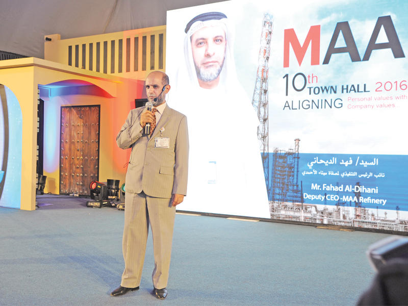 الديحاني متحدثاً خلال اللقاء