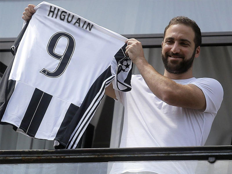 التقديم الرسمي لمهاجم يوفنتوس الجديد