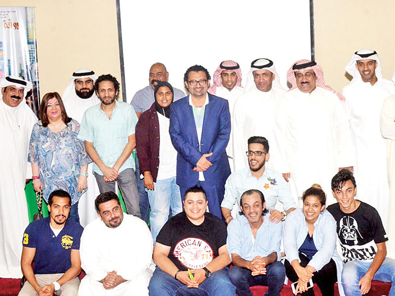 لقطة جماعية لفريق فيلم «بوقة فقارة»