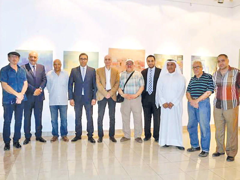 التشكيليون المشاركون في المعرض