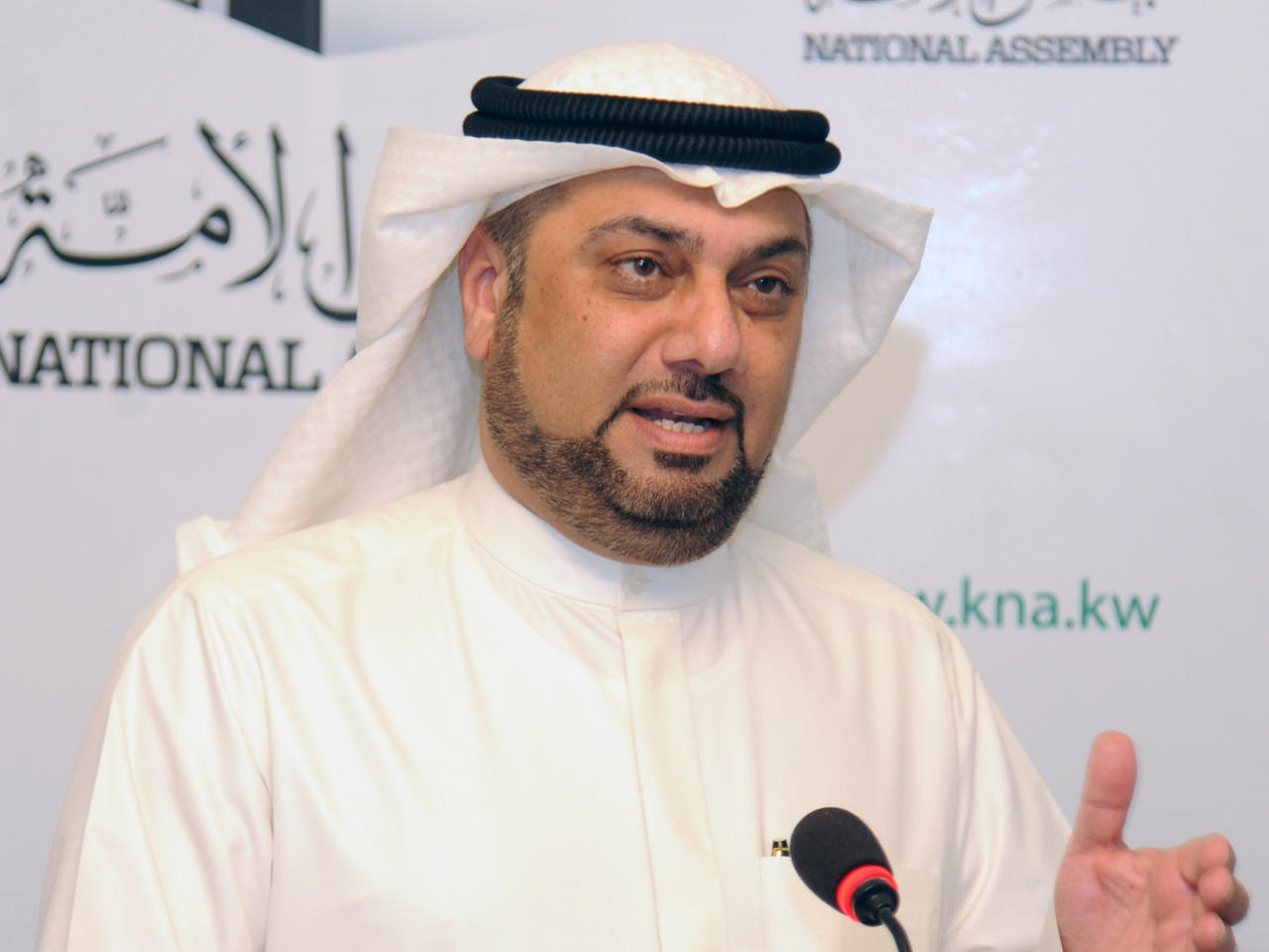 النائب يوسف الزلزلة