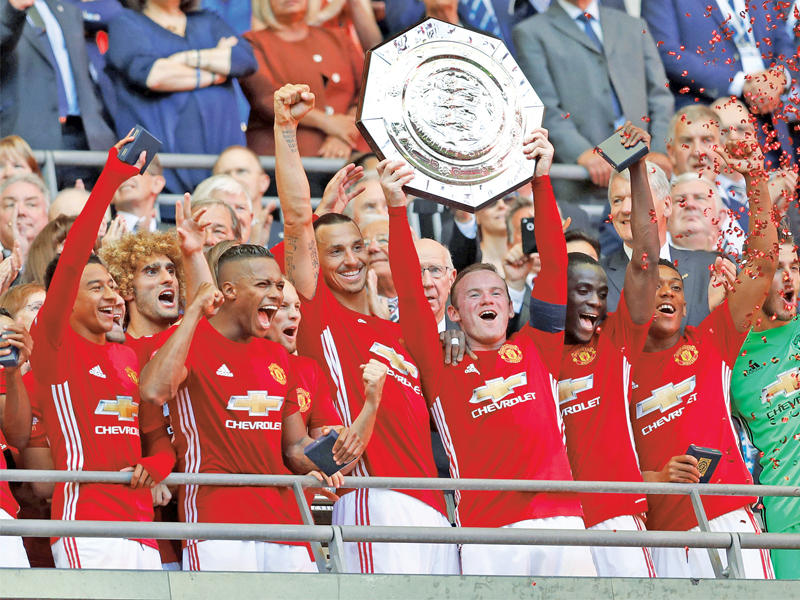 جانب من تتويج اليونايتد