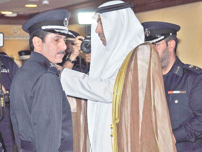 العبدالله يقلد المكراد رتبته الجديدة