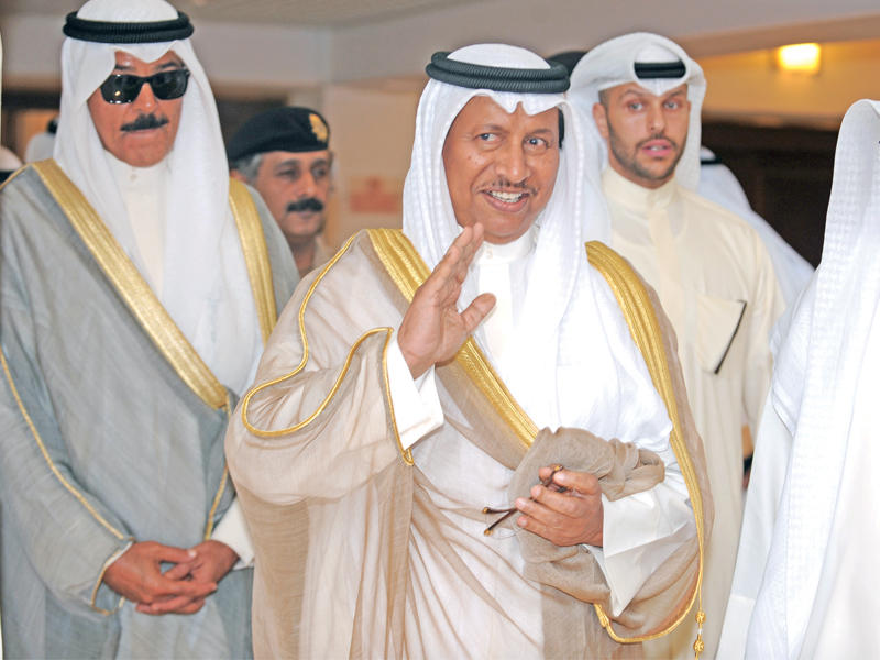 المبارك لدى خروجه من الاجتماع