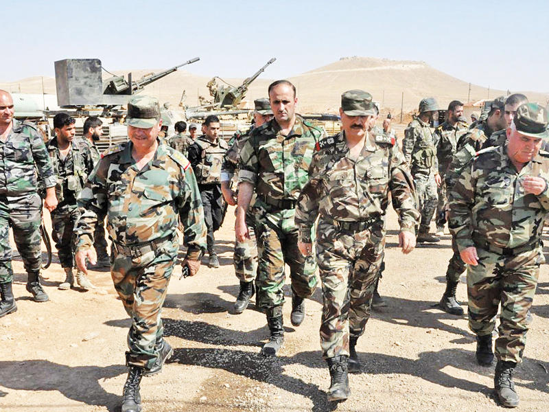 وزير دفاع النظام فهد الفريج يتفقد جبهة حلب أمس الأولt(أ ف ب)