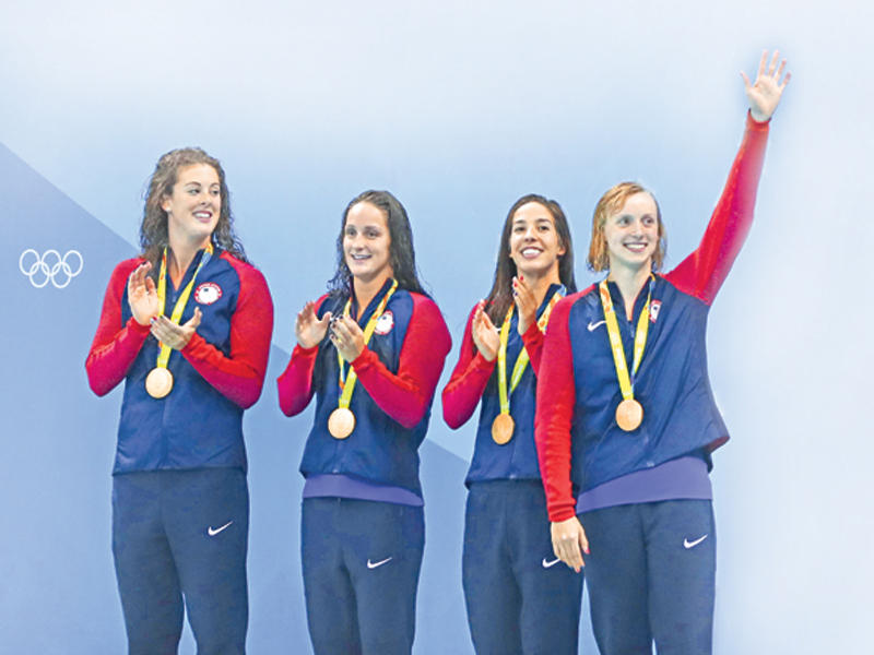 ليديكي والفريق الأميركي للسباحة