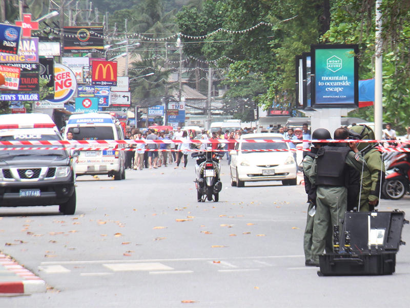 قوات الأمن تطوّق منطقة انفجرت فيها قنبلة في باتونج فوكيت أمسt(إي بي إيه)