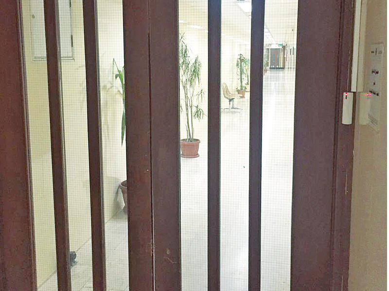 بوابة حديدية إلكترونية خاصة للقضاة n