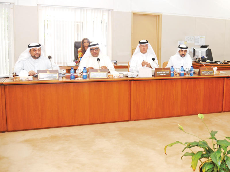 اللجنة التشريعية في اجتماع سابق