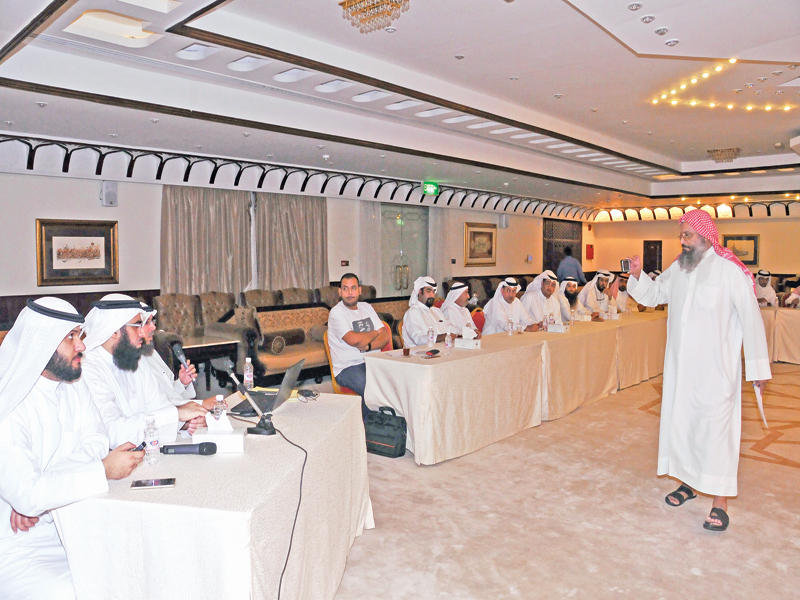 جانب من ورشة العمل بالأوقاف