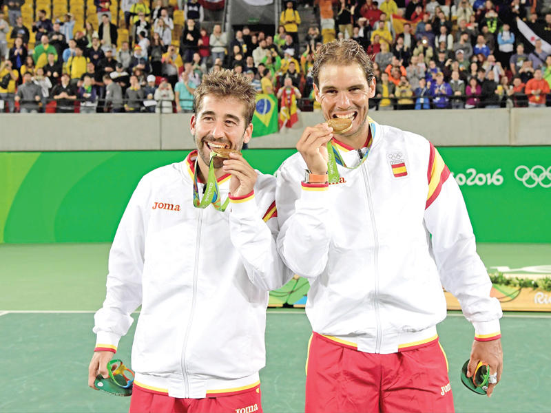 نادال مع لوبيز