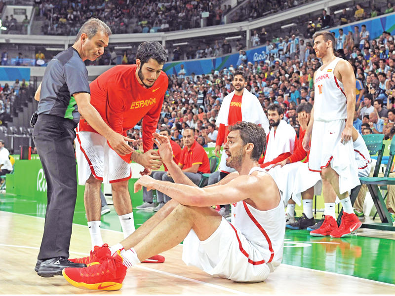 جانب من لقاء المنتخب الإسباني والأرجنتين