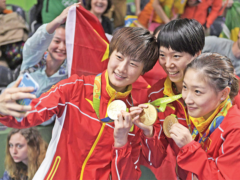 سيدات الصين الفائزات بذهبية تنس الطاولة