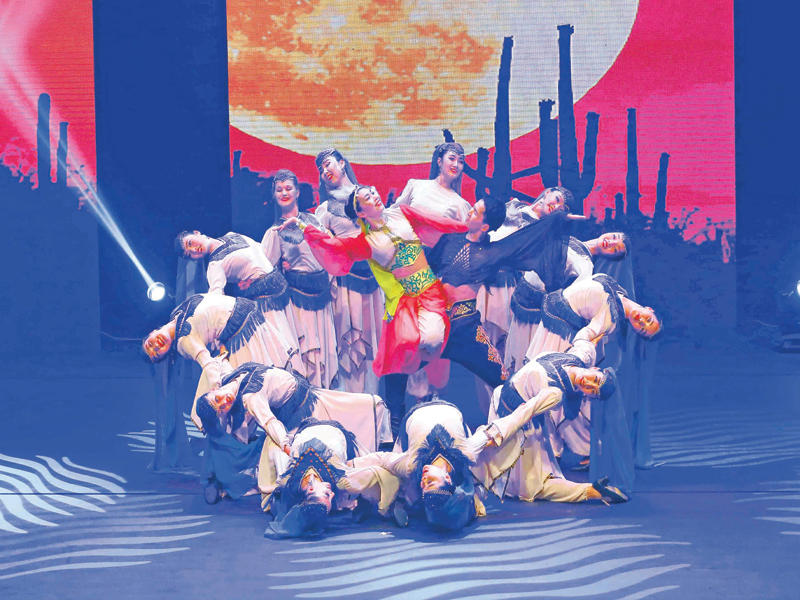 جانب من حفل فرقة «شاتيق»