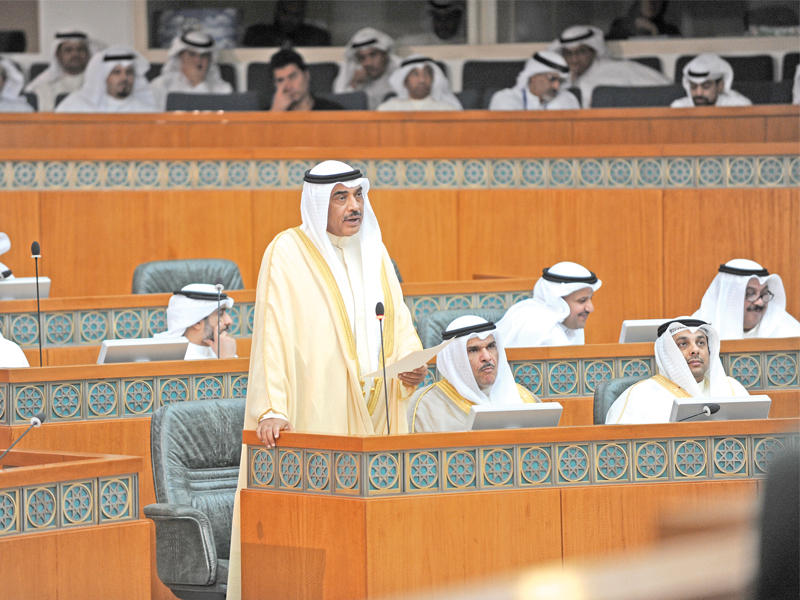 الخالد في إحدى جلسات مجلس الأمة