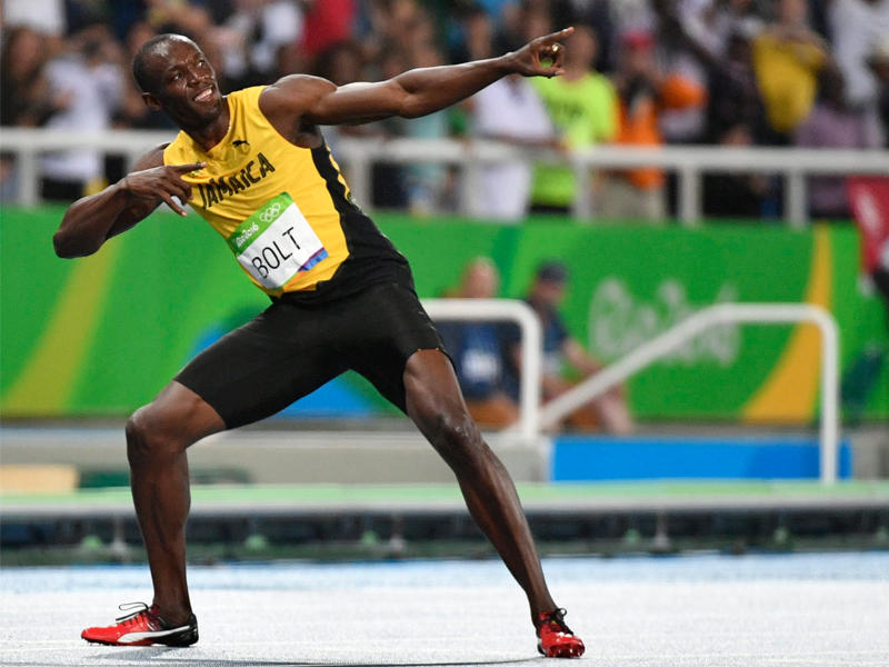 بولت يحتفل بعد الفوز
