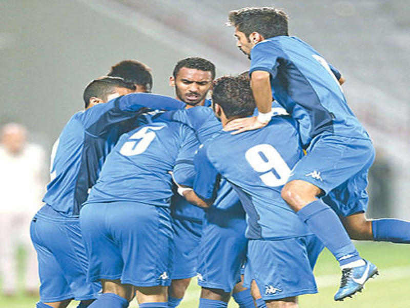 لاعبو الأزرق بعد الهدف في مرمى الأردن