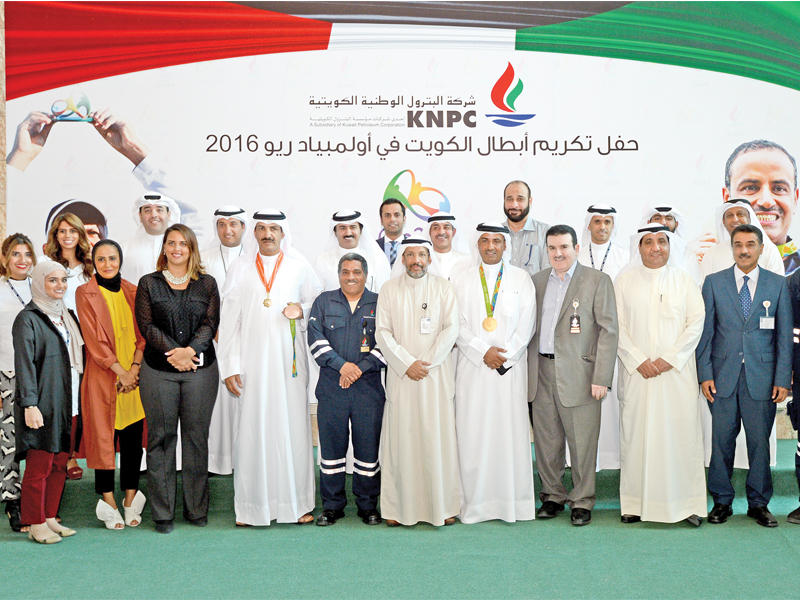 الديحاني والرشيدي مع قيادات «البترول الوطنية»