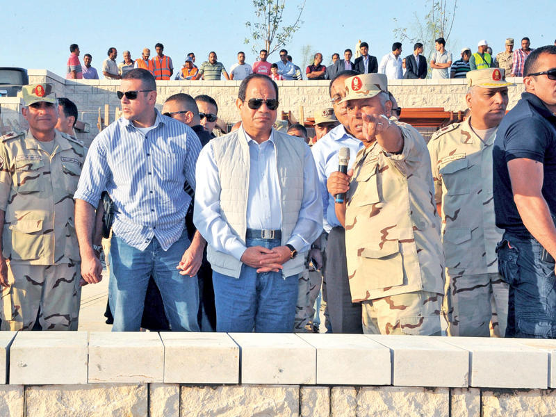 السيسي يتفقد مشروع مدينة الجلالة أمس