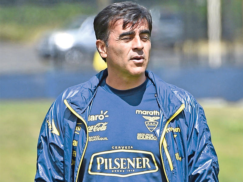 كوينتيروس مدرب منتخب الإكوادور