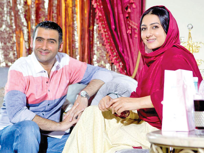 إيراج مع هيفاء حسين في مشهد من مسلسل «خيانة وطن»