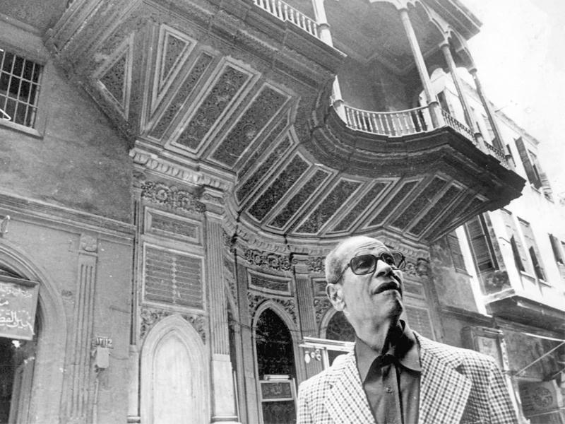 نجيب محفوظ في ميدان التحريرn