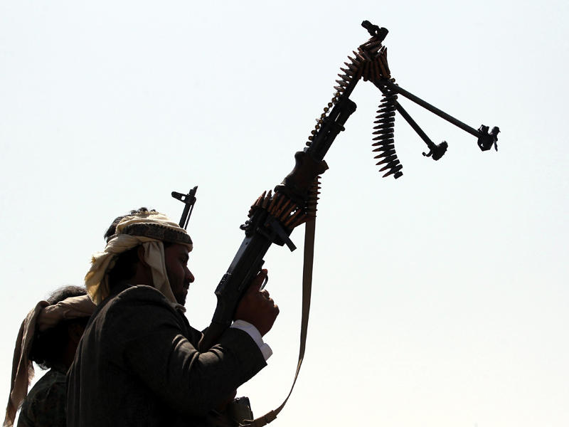 مناصر لجماعة أنصار الله في صنعاء