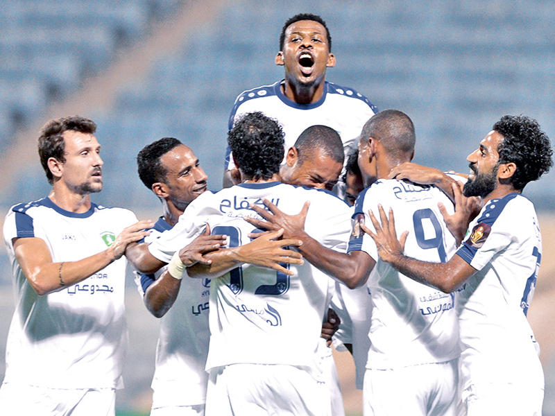 فرحة لاعبي الفتح بعد الفوز