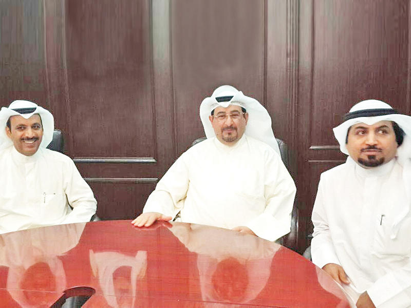 رئيس اللجنة الأولمبية فهد الجابر ونائبه دعيج العتيبي