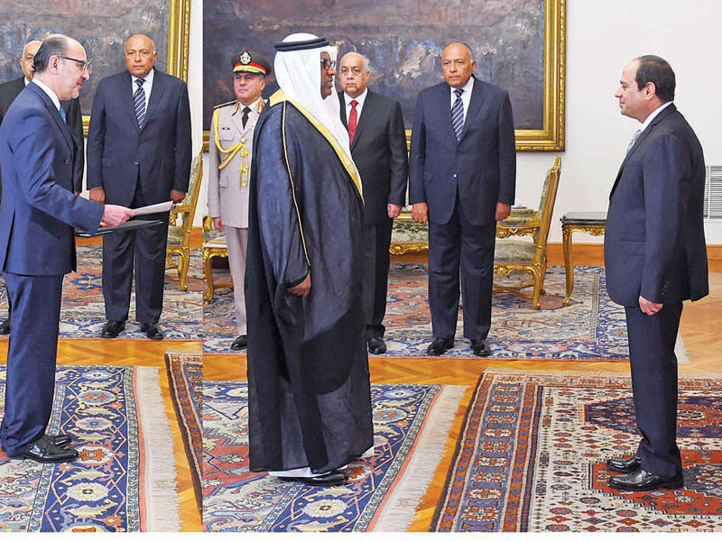 السيسي يتسلم أوراق اعتماد ثمانية سفراء جدد في قصر الرئاسة بالقاهرة (الجريدة)