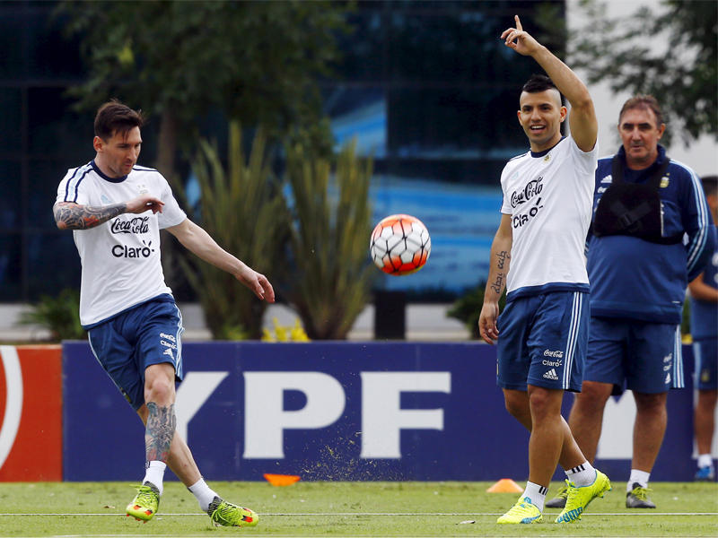 ميسي خلال التدريبات