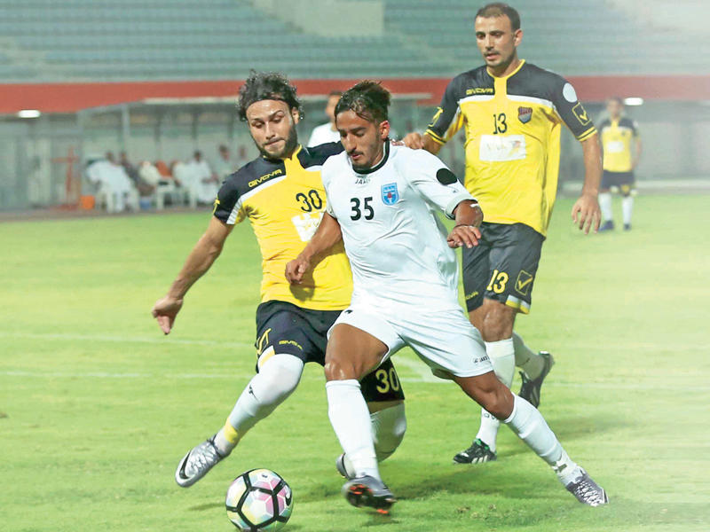 شاهين الخميس ظهر بشكل مميز أمام الساحل (تصوير جورج ريجي)