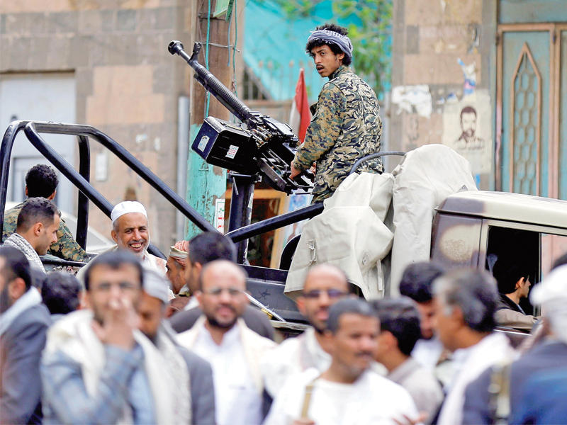 وقفة احتجاجية بمناسبة ذكرى تفجير مزدوج استهدف مصلين داخل مسجد في صنعاء أمسt (رويترز)