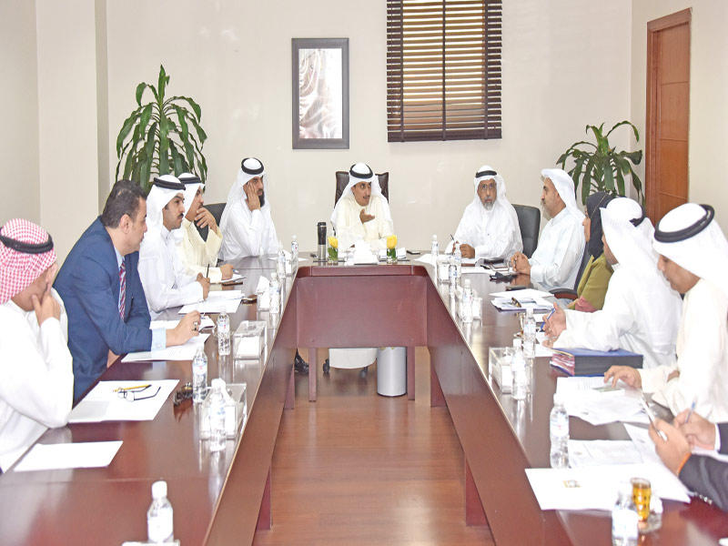 المنفوحي خلال الاجتماع