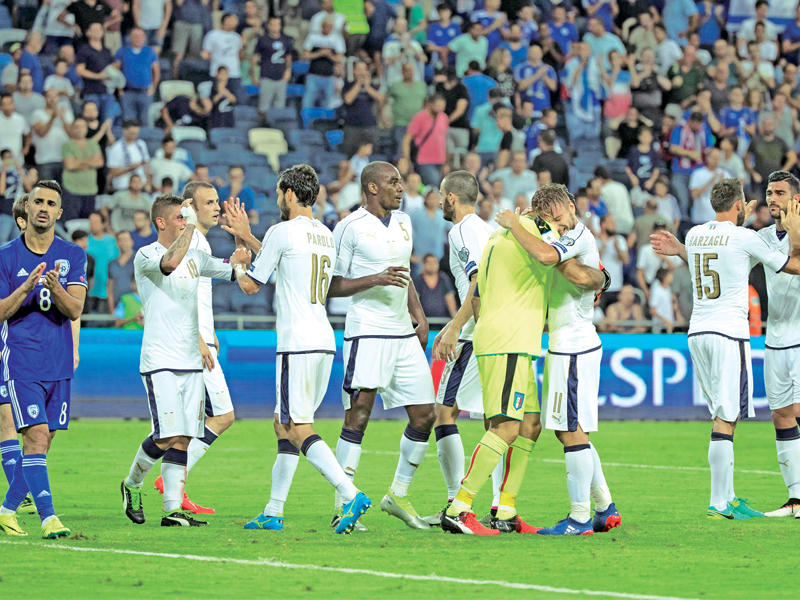 فرحة لاعبي المنتخب الإيطالي بالفوز