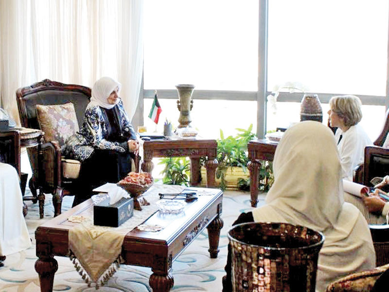 الصبيح خلال استقبالها مسؤولة مكافحة الاتجار بالبشر في الأمم المتحدة