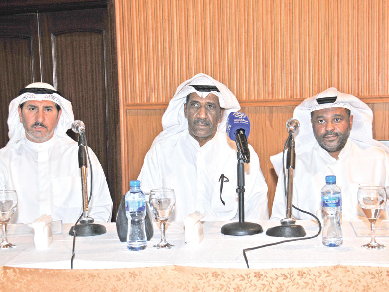 الحمر متوسطاً الهاجري والتتان في المؤتمر