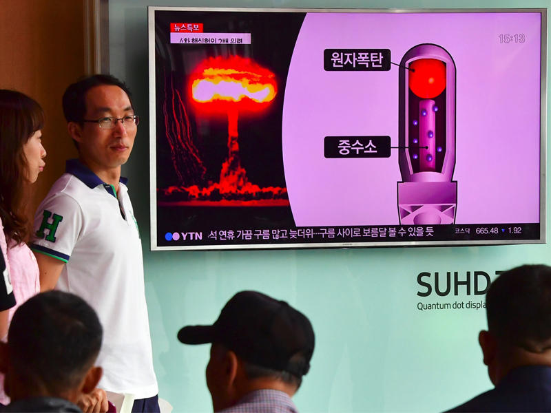 جنوبيون يتابعون نتائج التجربة النووية الشمالية