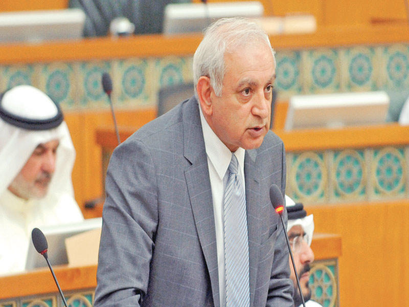 العيسى في جلسة سابقة بمجلس الأمة