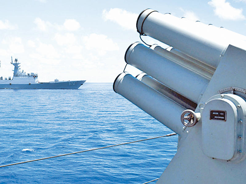 البوارج الحربية الصينية تتحدى القانون الدولي بالسيطرة على بحر الصين الجنوبي