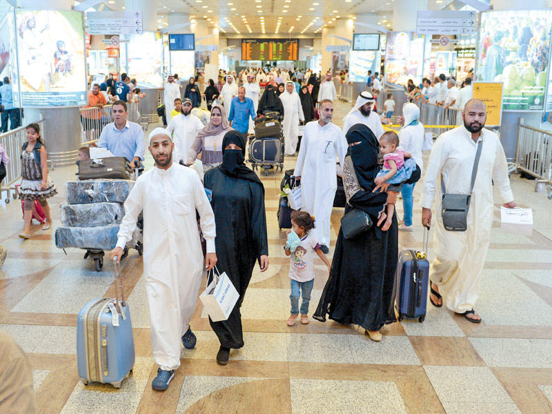 جانب من الحجاج العائدين أمس         (تصوير نوفل إبراهيم)