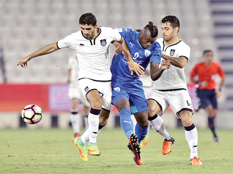 صراع على الكرة 