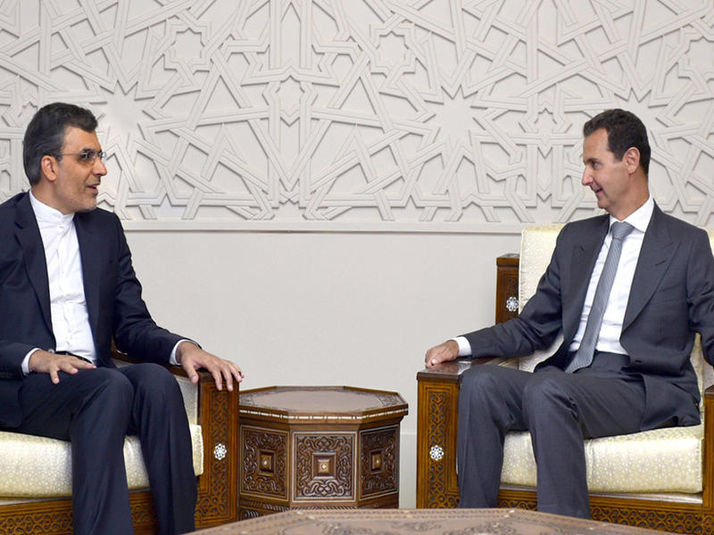 الاسد خلال استقباله مساعد وزير الخارجية الايراني للشؤون العربية والافريقية حسين جابر أنصاري