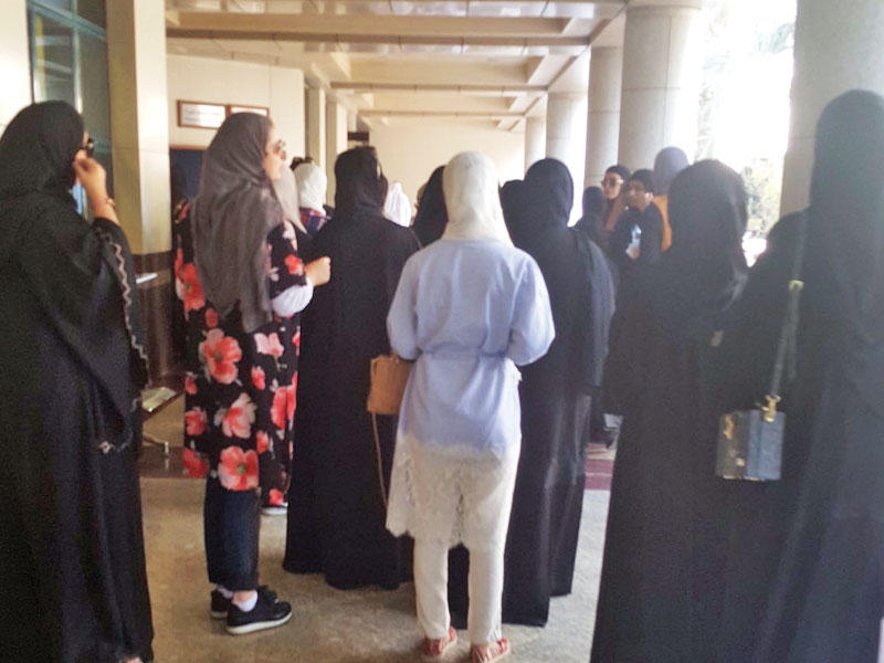 جانب من ازدحام «باي فورس»