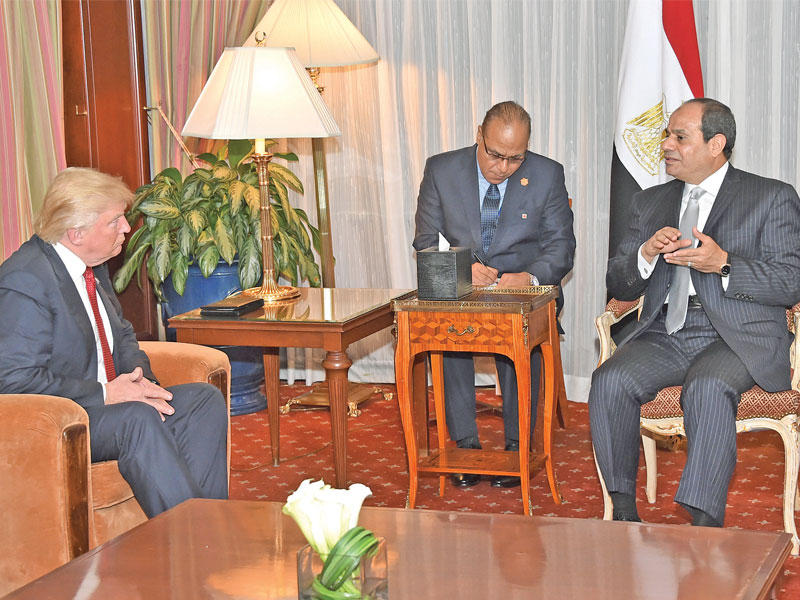 السيسي لدى لقائه المرشح الجمهوري دونالد ترامب بمقر إقامته في نيويورك أمس