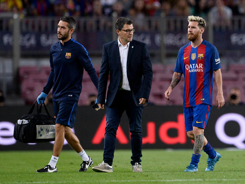 ميسي يخرج مصاباً من الملعب