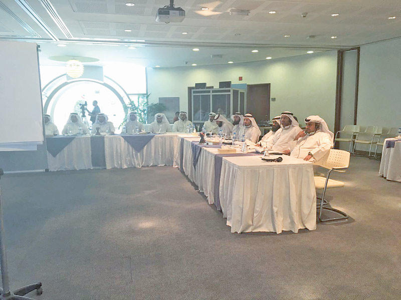 جانب من المشاركين في ورشة هيئة العمل